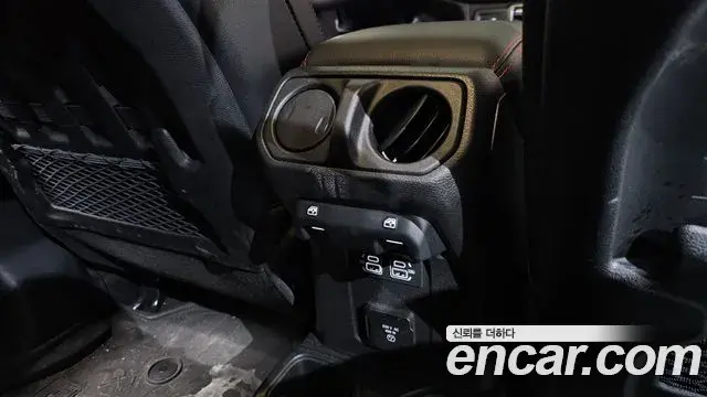 Jeep Gladiator 2023 — ფოტო 22/31