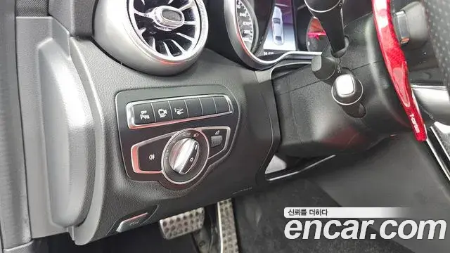 Mercedes-Benz C-Class 2018 — ფოტო 28/30