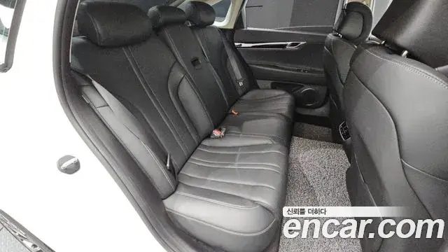 Genesis G80 2021 — Şəkil 29/33