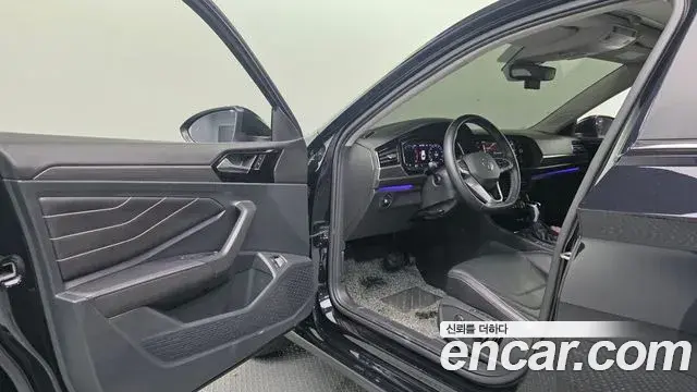 Volkswagen Jetta 2023 — Photo 24/34