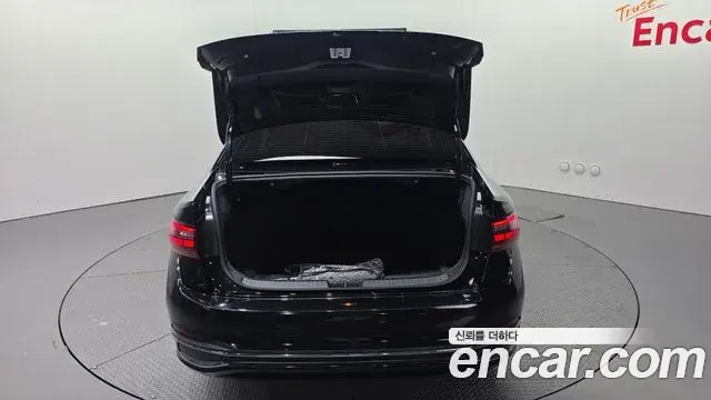 Volkswagen Jetta 2023 — Photo 21/34