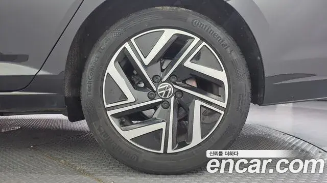 Volkswagen Jetta 2023 — Photo 13/34