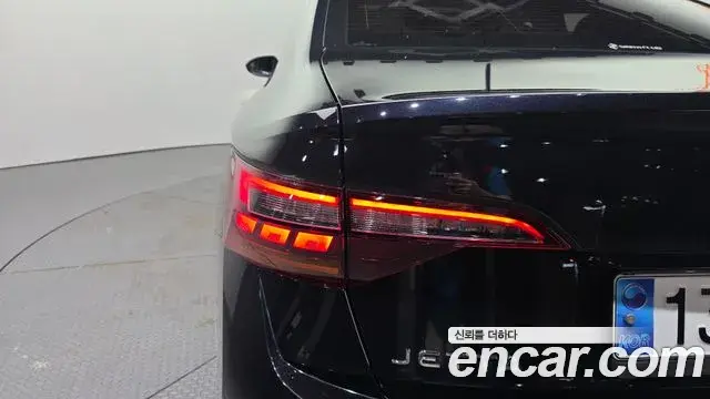 Volkswagen Jetta 2023 — Photo 6/34