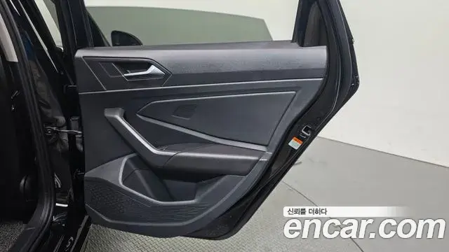 Volkswagen Jetta 2023 — Photo 31/34