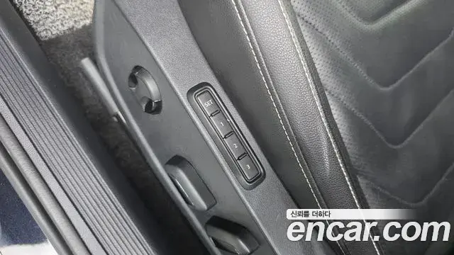 Volkswagen Jetta 2023 — Photo 7/34
