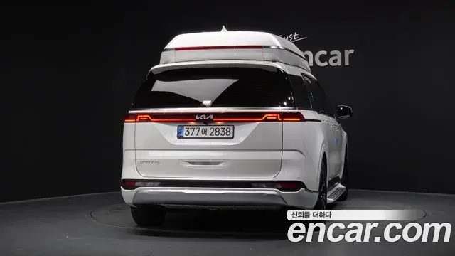 Kia Carnival 2022 — Photo 25/35