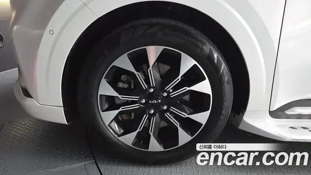 Kia Carnival 2022 — Photo 30/35