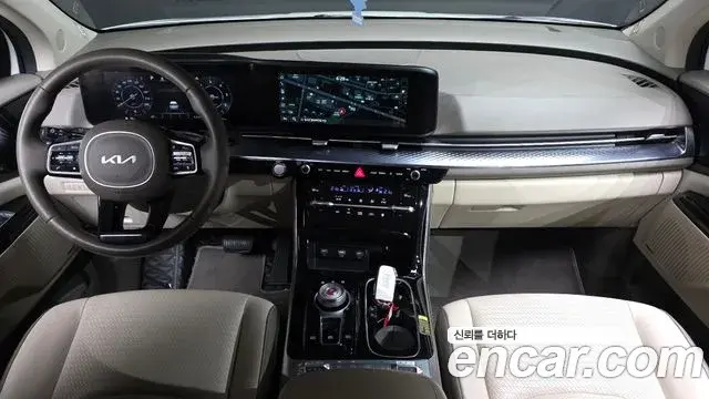 Kia Carnival 2022 — Photo 9/35