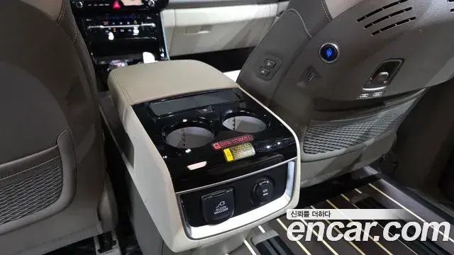 Kia Carnival 2022 — Photo 20/35