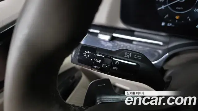 Kia Carnival 2022 — Photo 16/35