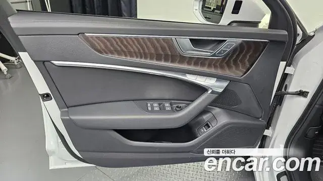 Audi A6 2023 — Photo 8/32
