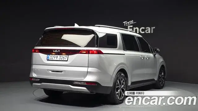 Kia Carnival 2021 — Фото 2/20