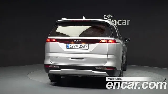 Kia Carnival 2021 — Фото 4/20