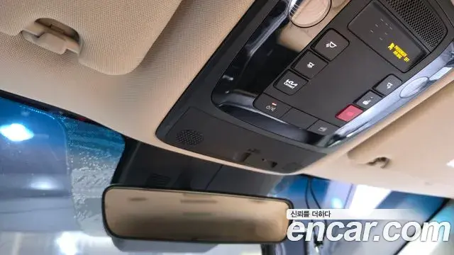 Kia Carnival 2021 — Фото 18/20