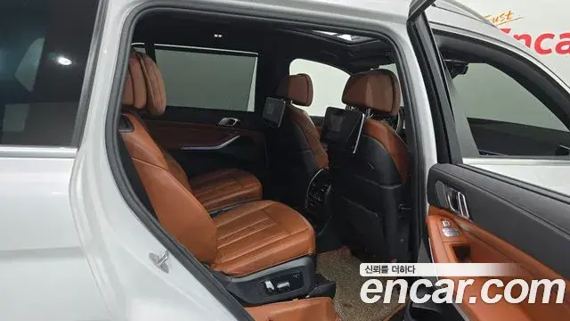 BMW X7 2020 — Şəkil 32/32