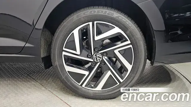 Volkswagen Jetta 2024 — Photo 13/33