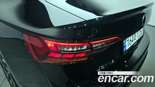 Volkswagen Jetta 2024 — Photo 28/33