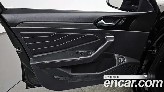 Volkswagen Jetta 2024 — Photo 15/33