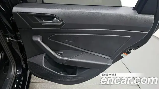 Volkswagen Jetta 2024 — Photo 17/33