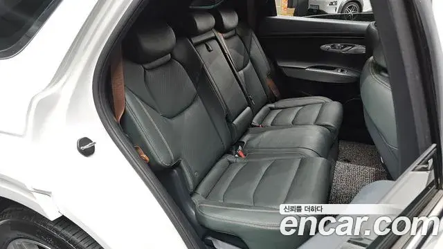 Genesis GV70 2021 — Şəkil 25/31