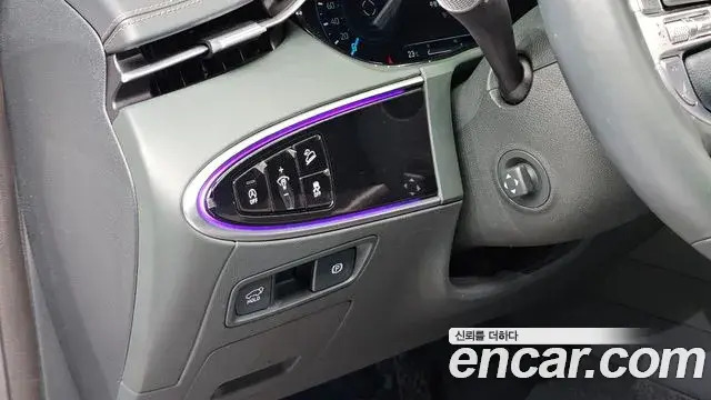 Genesis GV70 2021 — Şəkil 24/31