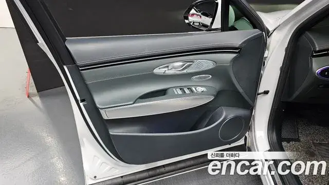 Genesis GV70 2021 — Şəkil 14/31