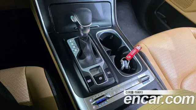 Kia Carnival 2022 — Фото 8/20