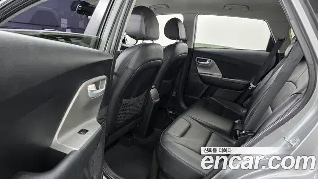Kia Niro 2019 — Şəkil 12/20