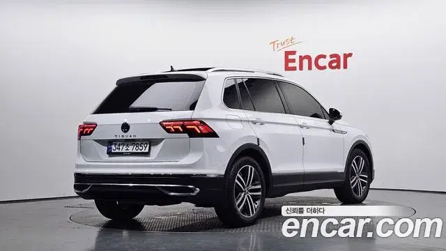 Volkswagen Tiguan 2022 — Photo 6/20