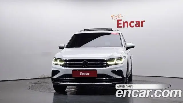 Volkswagen Tiguan 2022 — Photo 2/20