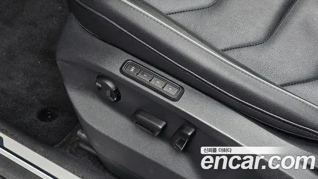 Volkswagen Tiguan 2022 — Photo 19/20