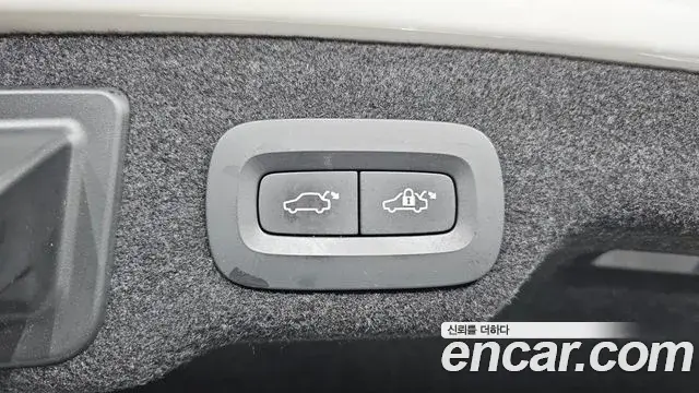 Volvo S90 2020 — Photo 17/20