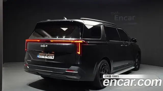 Kia Carnival 2024 — Photo 2/20