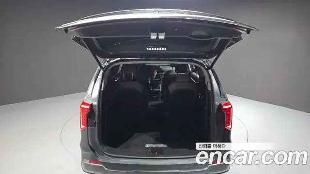 Kia Carnival 2024 — Photo 18/20