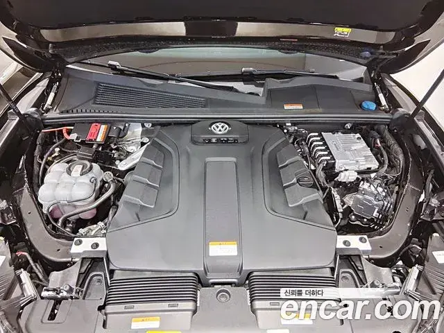 Volkswagen Touareg 2024 — Şəkil 9/15