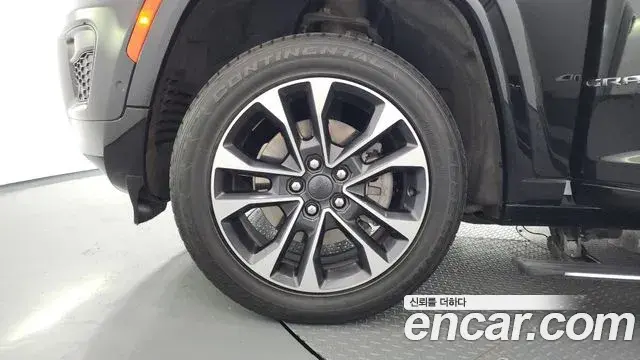 Jeep Grand Cherokee 2021 — ფოტო 4/20