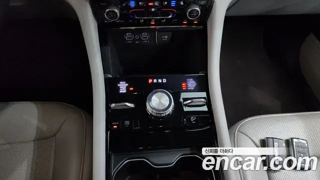 Jeep Grand Cherokee 2021 — ფოტო 13/20