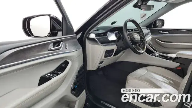 Jeep Grand Cherokee 2021 — ფოტო 12/20