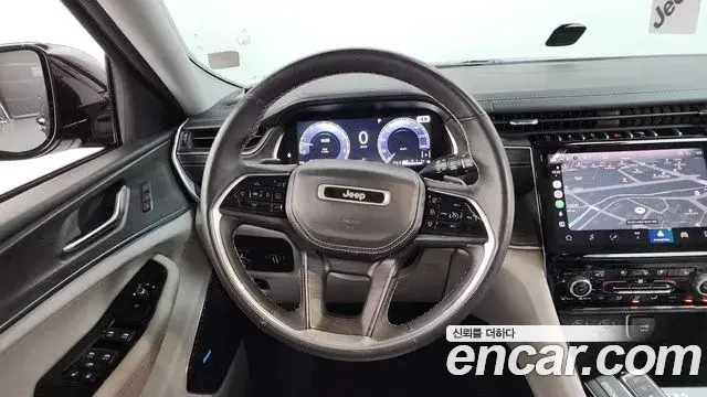 Jeep Grand Cherokee 2021 — ფოტო 19/20