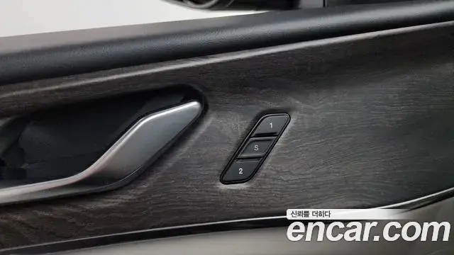 Jeep Grand Cherokee 2021 — ფოტო 11/20
