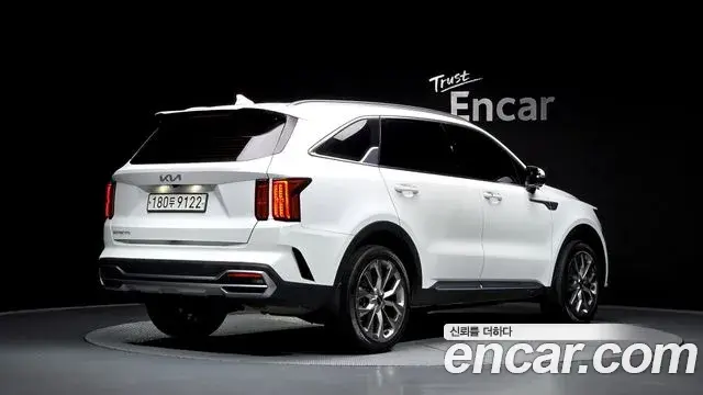 Kia Sorento 2023 — ფოტო 12/35