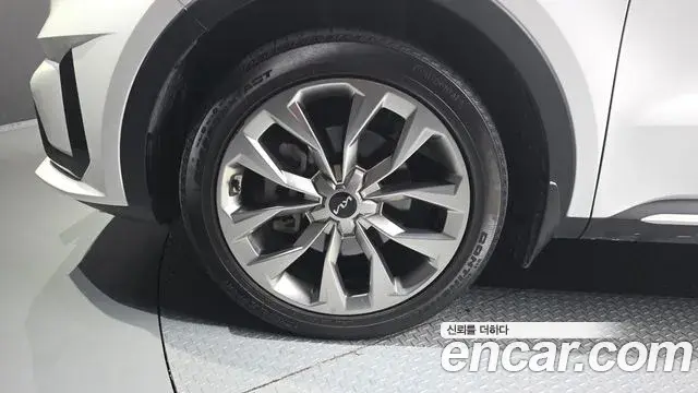 Kia Sorento 2023 — ფოტო 26/35
