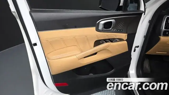 Kia Sorento 2023 — ფოტო 33/35