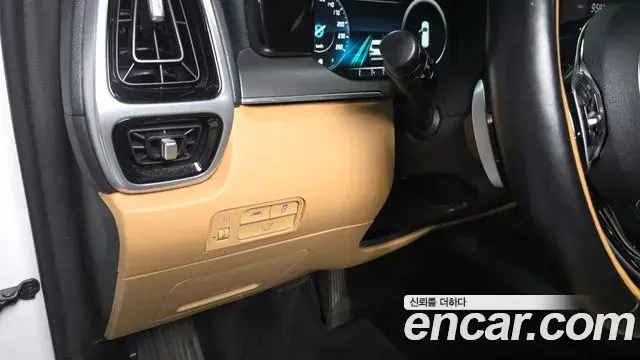 Kia Sorento 2023 — ფოტო 31/35