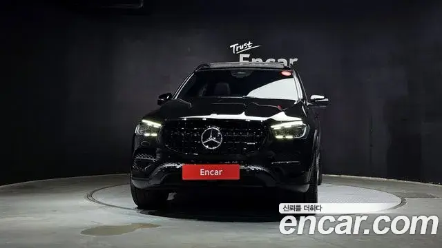 Mercedes-Benz GLE-Class 2025 — Photo 12/32