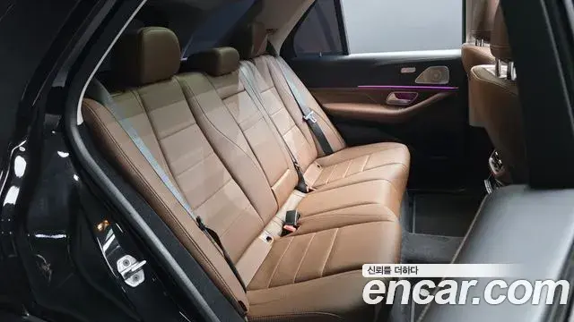 Mercedes-Benz GLE-Class 2025 — Photo 7/32