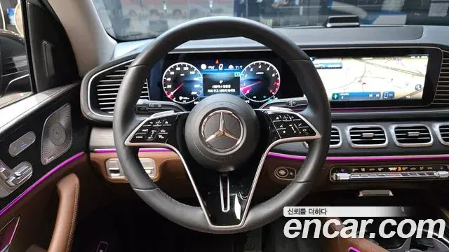Mercedes-Benz GLE-Class 2025 — Photo 13/32