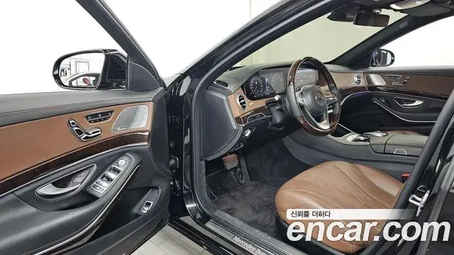 Mercedes-Benz S-Class 2020 — Photo 19/35