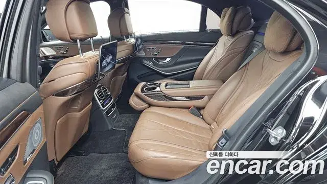 Mercedes-Benz S-Class 2020 — Photo 8/35