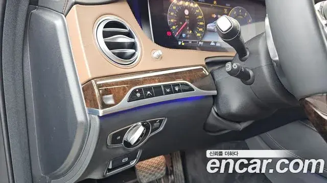 Mercedes-Benz S-Class 2020 — Photo 5/35